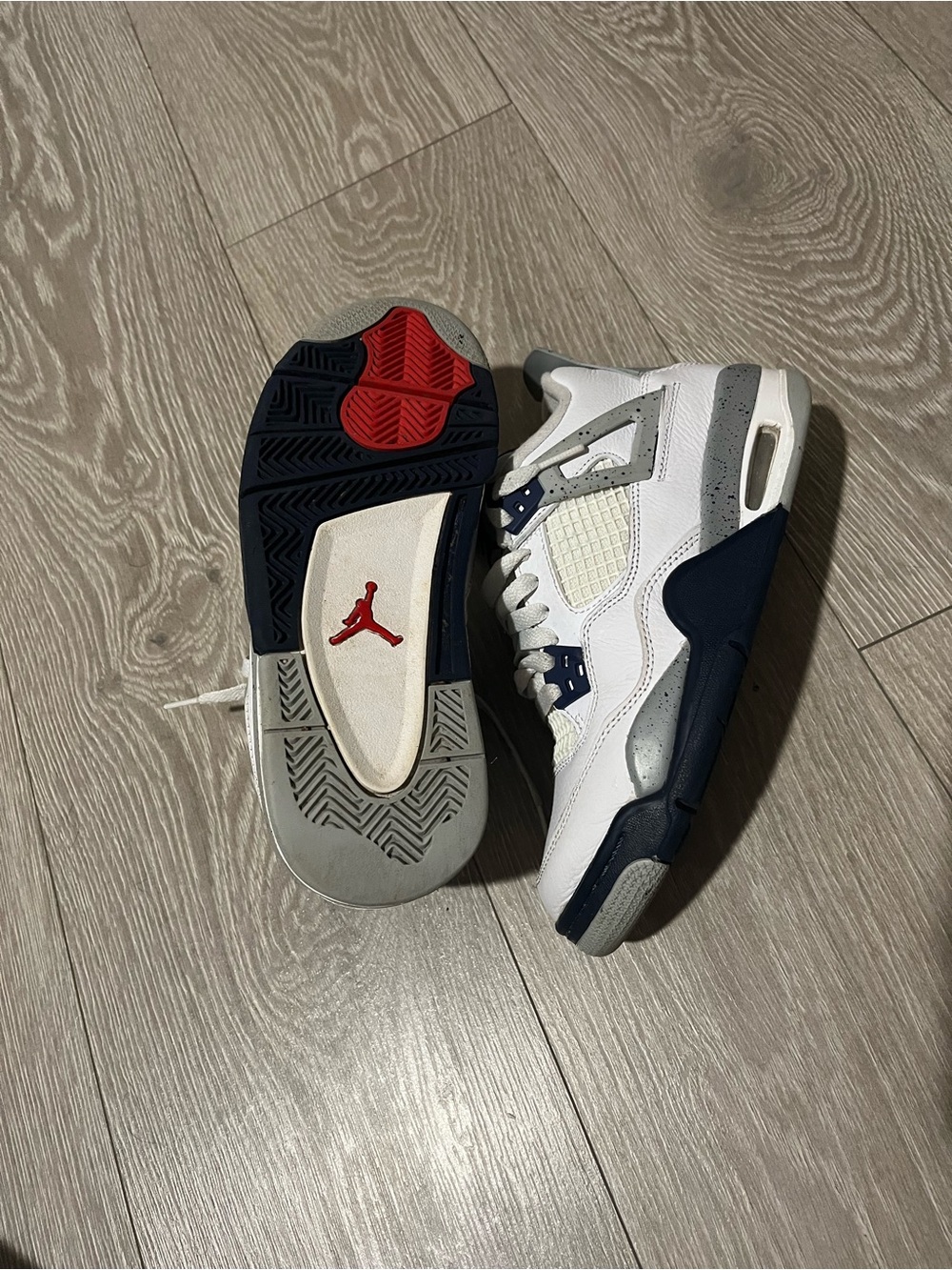 Jordan Men's White Navy Gray Red Retro Sneakers